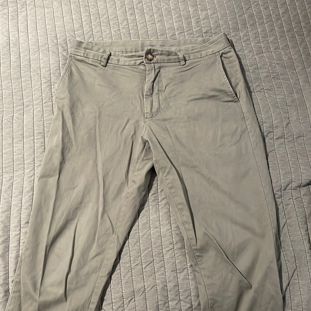 Old Navy men’s Chino pants
